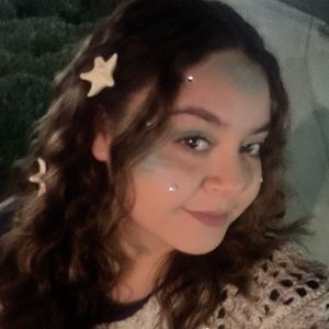 Meet your Posher, Anayis